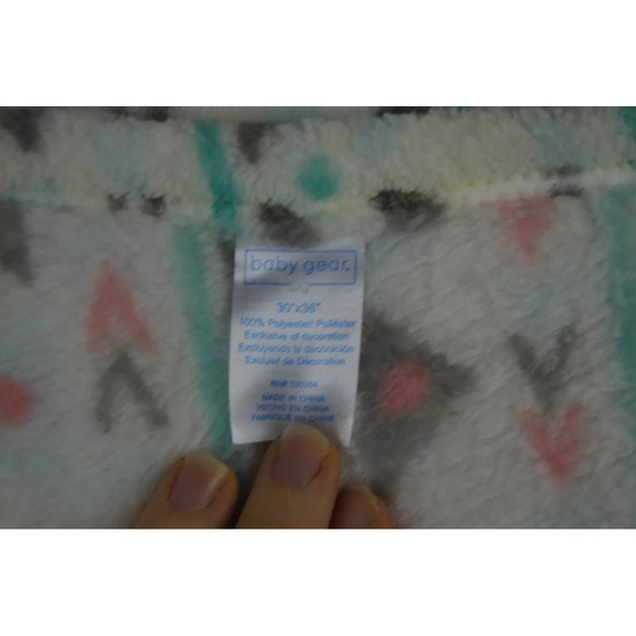 Baby Gear Triangle Geometric Arrow Hearts Baby Blanket Pink White Gray Aqua Blue - Picture 6 of 7
